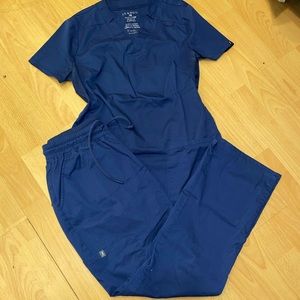 JAANUU SCRUB SET IN NAVY BLUE